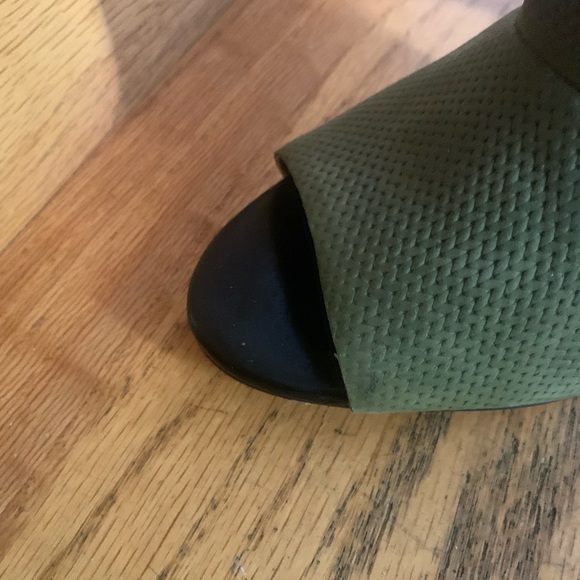 French Connection open-toe booties. Leather upper, synthetic sole. 3+” heels. - Picture 5 of 10